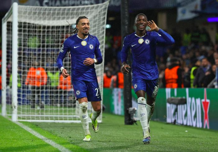 篮球直播-豪门狂欢夜：马赛0-3利物浦 凯恩双响拜仁2-0升至第二 切尔西1-0|哈里·凯恩|帕福斯|罗斯|大卫路易斯|拜仁慕尼黑_新浪体育_新浪新闻